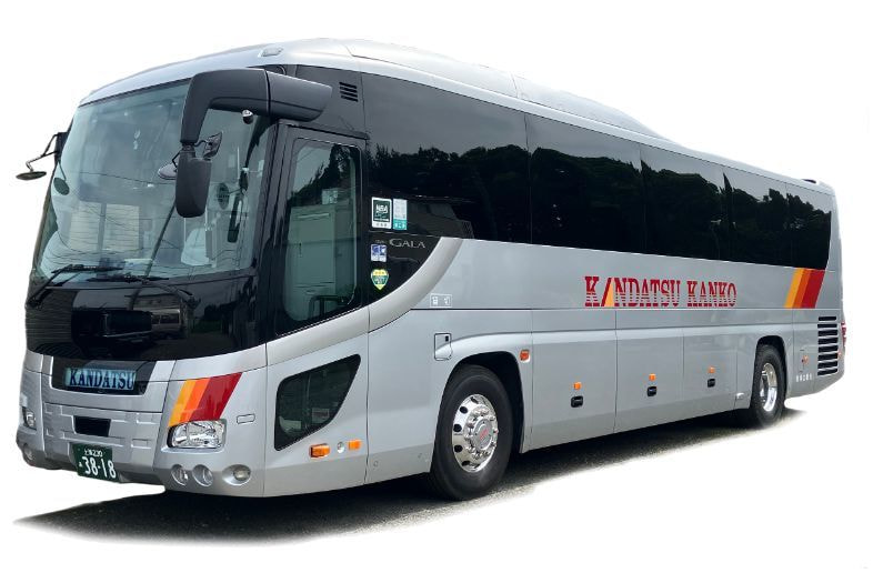 36人乗りの神立観光のゆったりシートバスはフットレストとレッグレストがついています